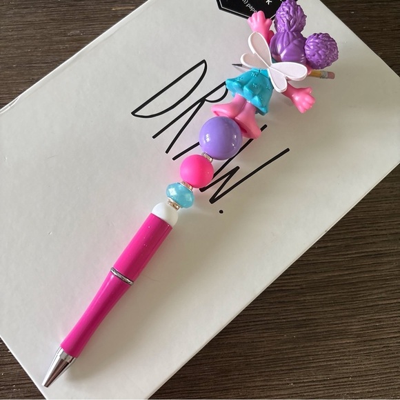 Sesame Street: Abby Cadabby handmade beaded pen - Picture 3 of 3